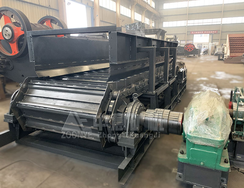 鏈?zhǔn)浇o料機(jī)