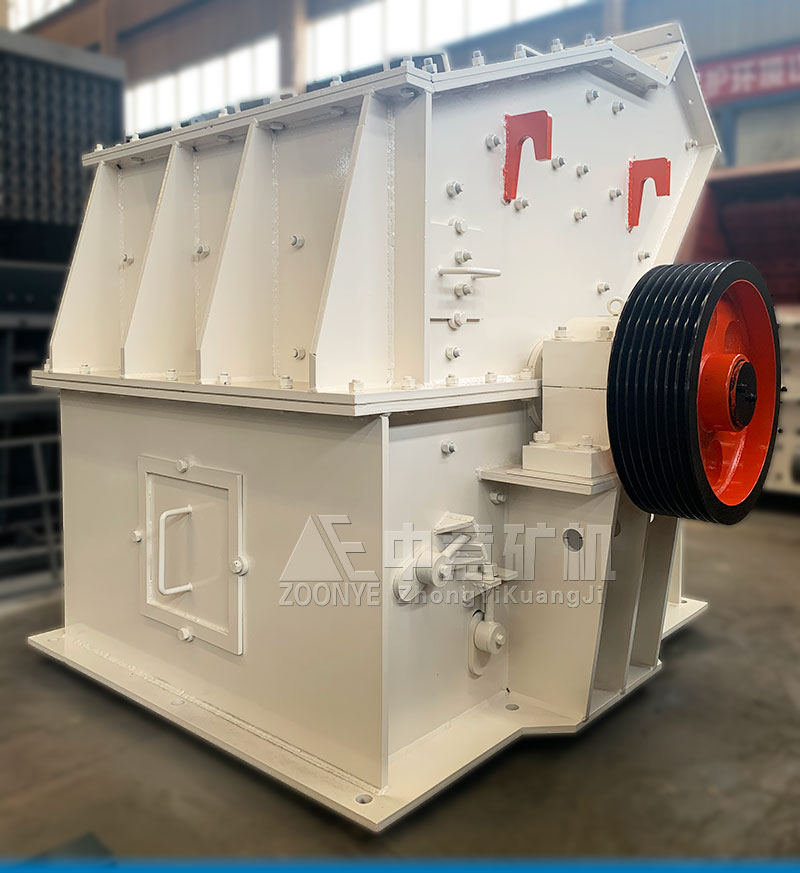 中意高效細(xì)碎機車間實拍