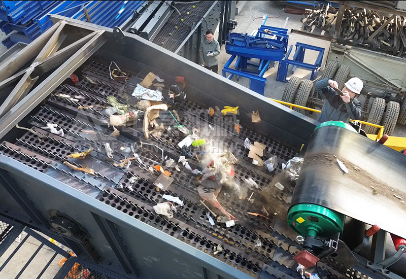 彈跳篩篩分物料.jpg 彈跳篩篩分物料